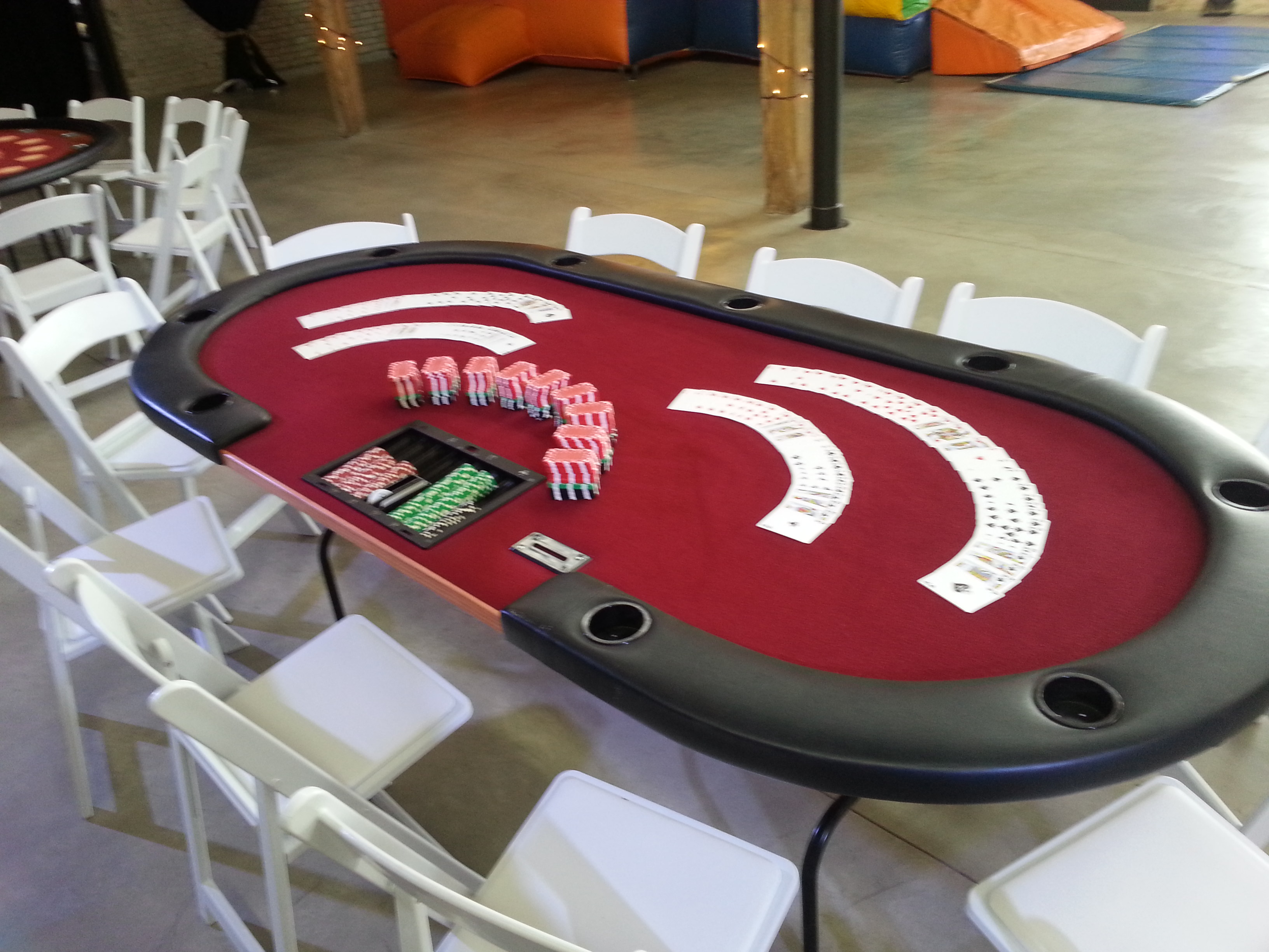 Premium poker table